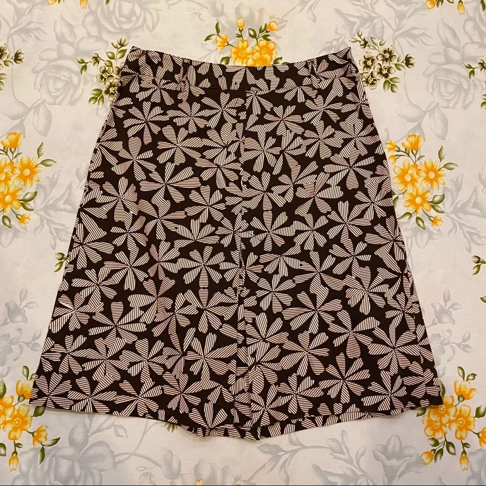 Willi Smith Size 4 Brown Floral Skirt